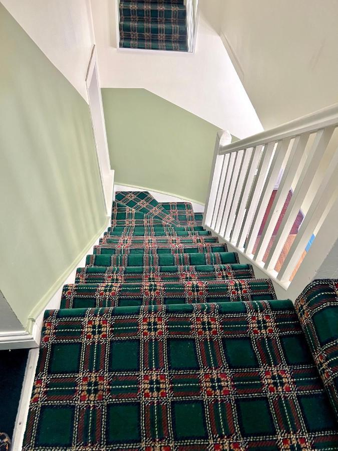 Roost Hill - Free Parking Zone Hotel Edinburgh Bagian luar foto